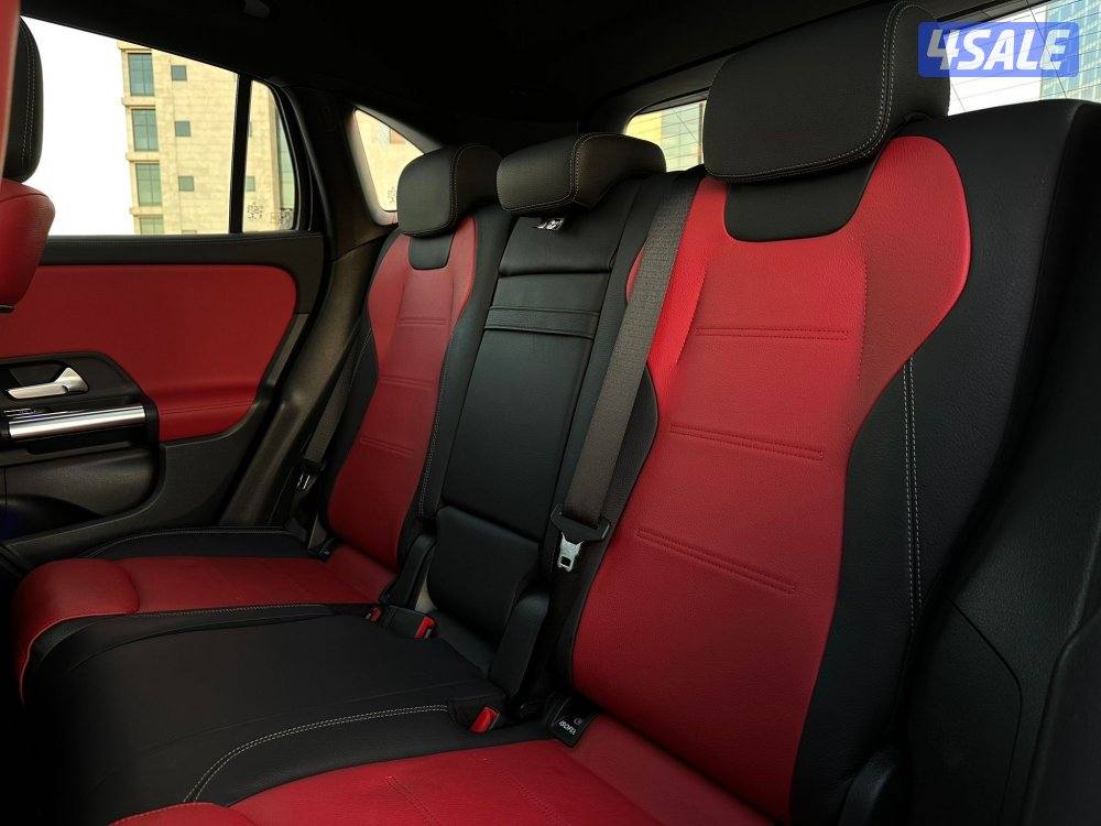 مرسيدسGLA200 موديل2022 عداد52الف وارد الملا تحت الكفاله لغاية20279