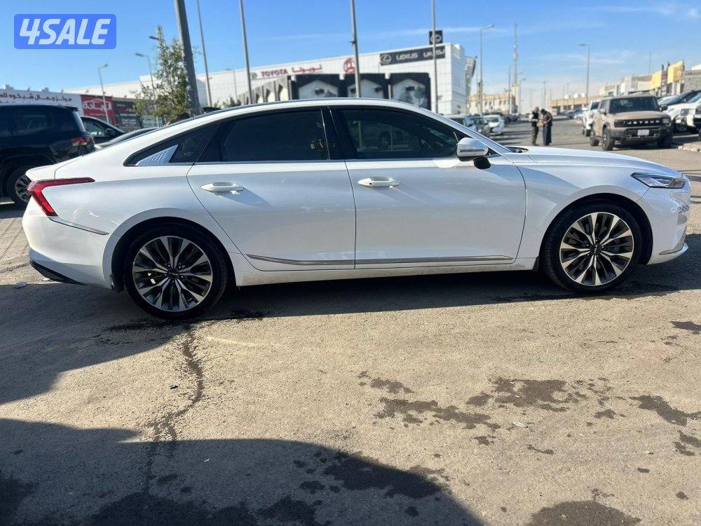 كيا-K8  موديل 2023 ماشى 4000 k.m وارد المطوع . صبغ وكالة3