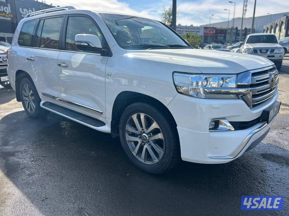 تويوتا لاندكروزر 5.7 VX.S -V8 موديل 2018 ماشى 175.000 k.m1