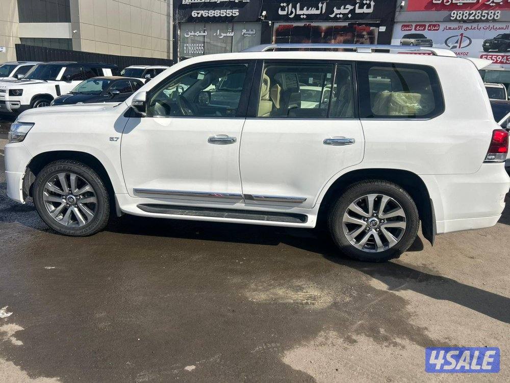 تويوتا لاندكروزر 5.7 VX.S -V8 موديل 2018 ماشى 175.000 k.m3