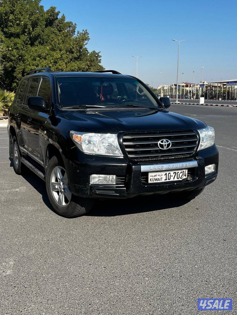 لاندكروزر gxr موديل 2011 ماشي 550 داخليه جلد تان1