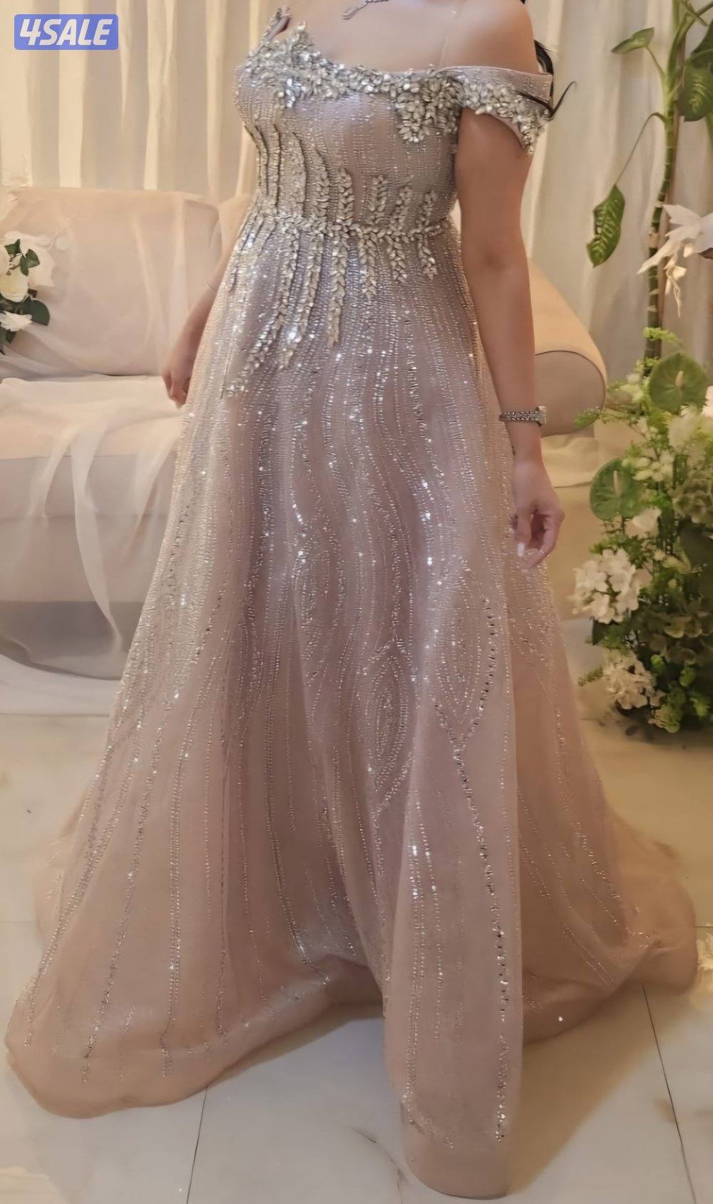 فستان شك تركي مقاس ميديوم لبسة ساعتين سعر الشراء ١٦٠ سعر البيع ١٢٠1