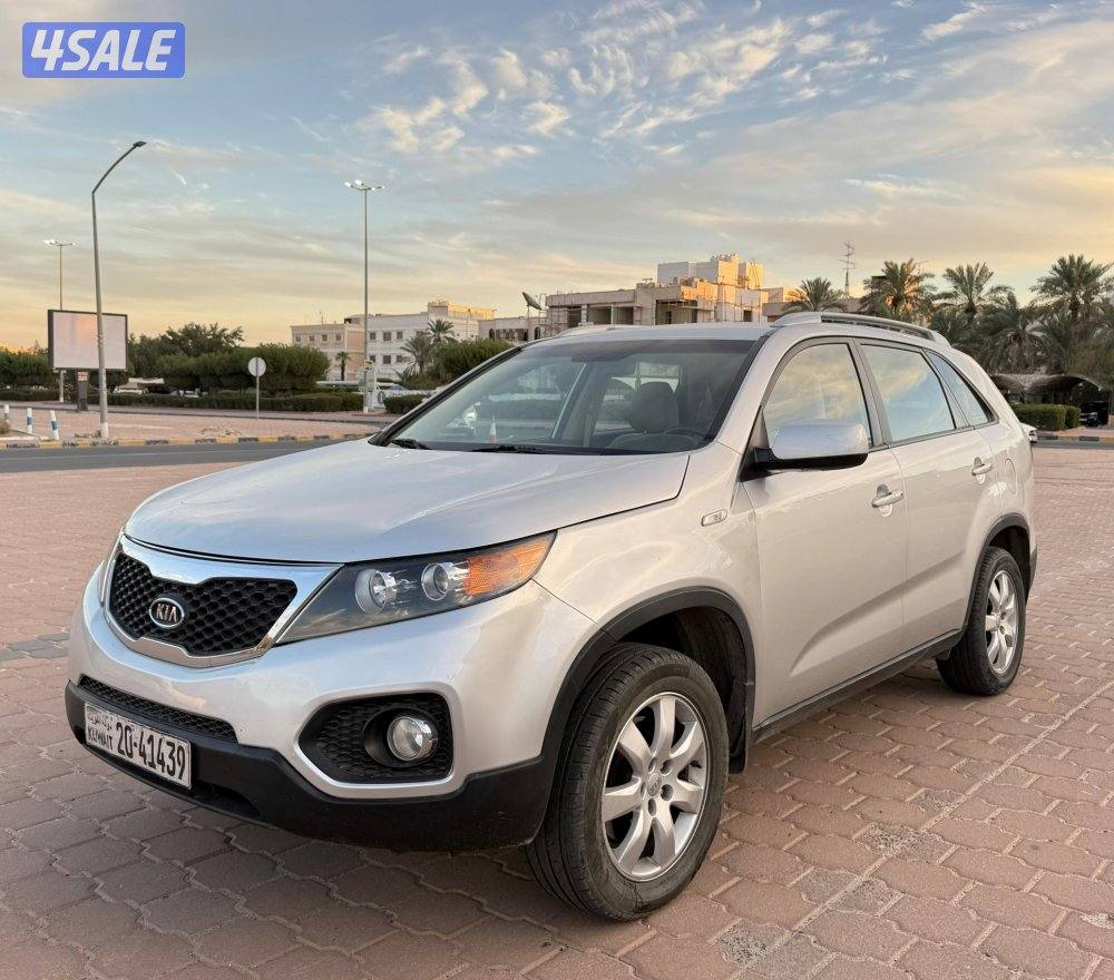 بحالة ممتازة جيب كيا سورينتو 2013 فحص ماكينة قير شاسي 4 سلندر 7 راكب0