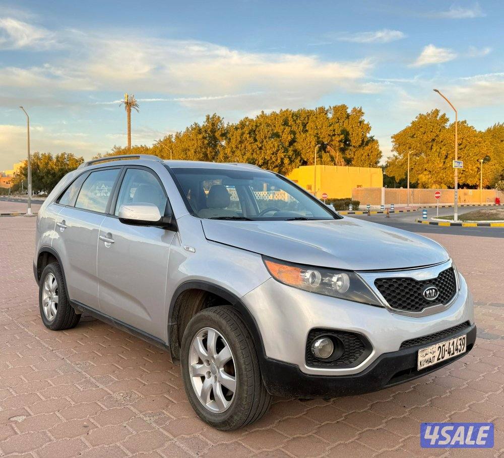 بحالة ممتازة جيب كيا سورينتو 2013 فحص ماكينة قير شاسي 4 سلندر 7 راكب2