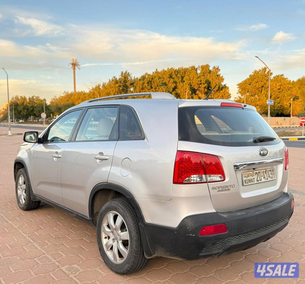 بحالة ممتازة جيب كيا سورينتو 2013 فحص ماكينة قير شاسي 4 سلندر 7 راكب4