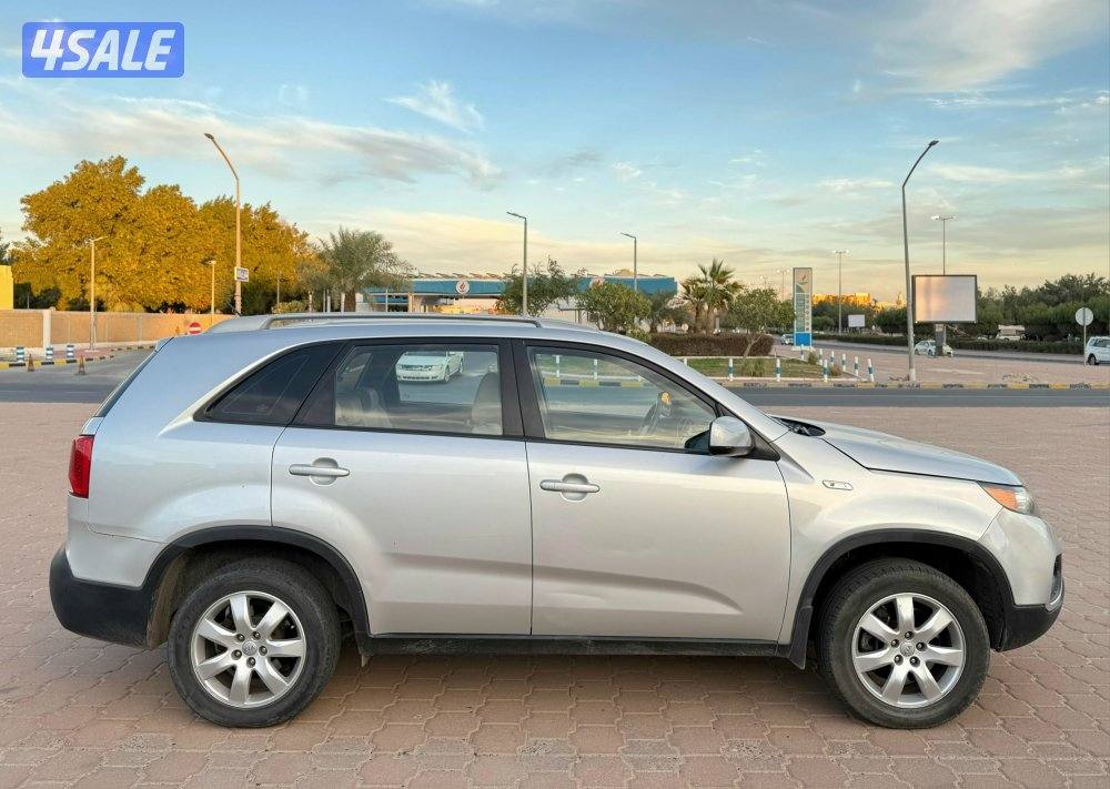 بحالة ممتازة جيب كيا سورينتو 2013 فحص ماكينة قير شاسي 4 سلندر 7 راكب5