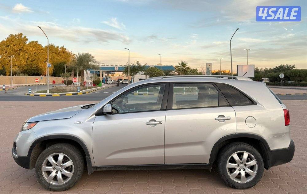 بحالة ممتازة جيب كيا سورينتو 2013 فحص ماكينة قير شاسي 4 سلندر 7 راكب6