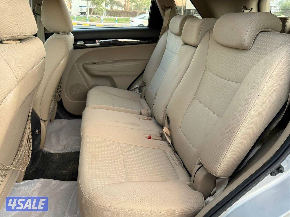 بحالة ممتازة جيب كيا سورينتو 2013 فحص ماكينة قير شاسي 4 سلندر 7 راكب9