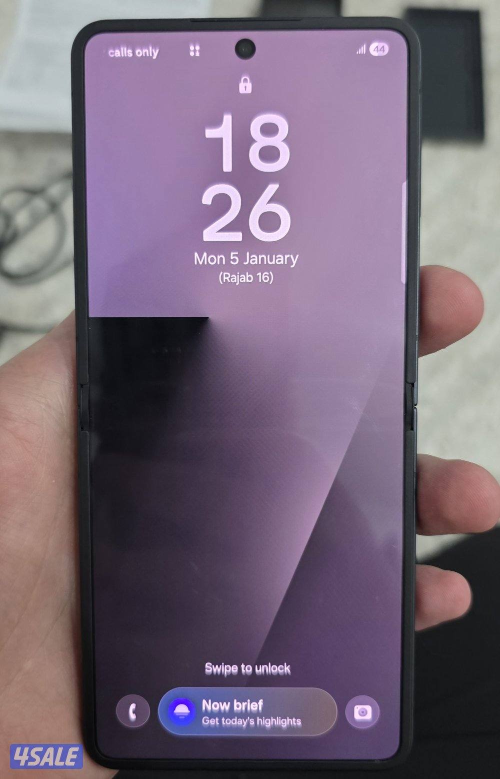 للبيع استعمال شهرين GALAXY Z FLIP 70