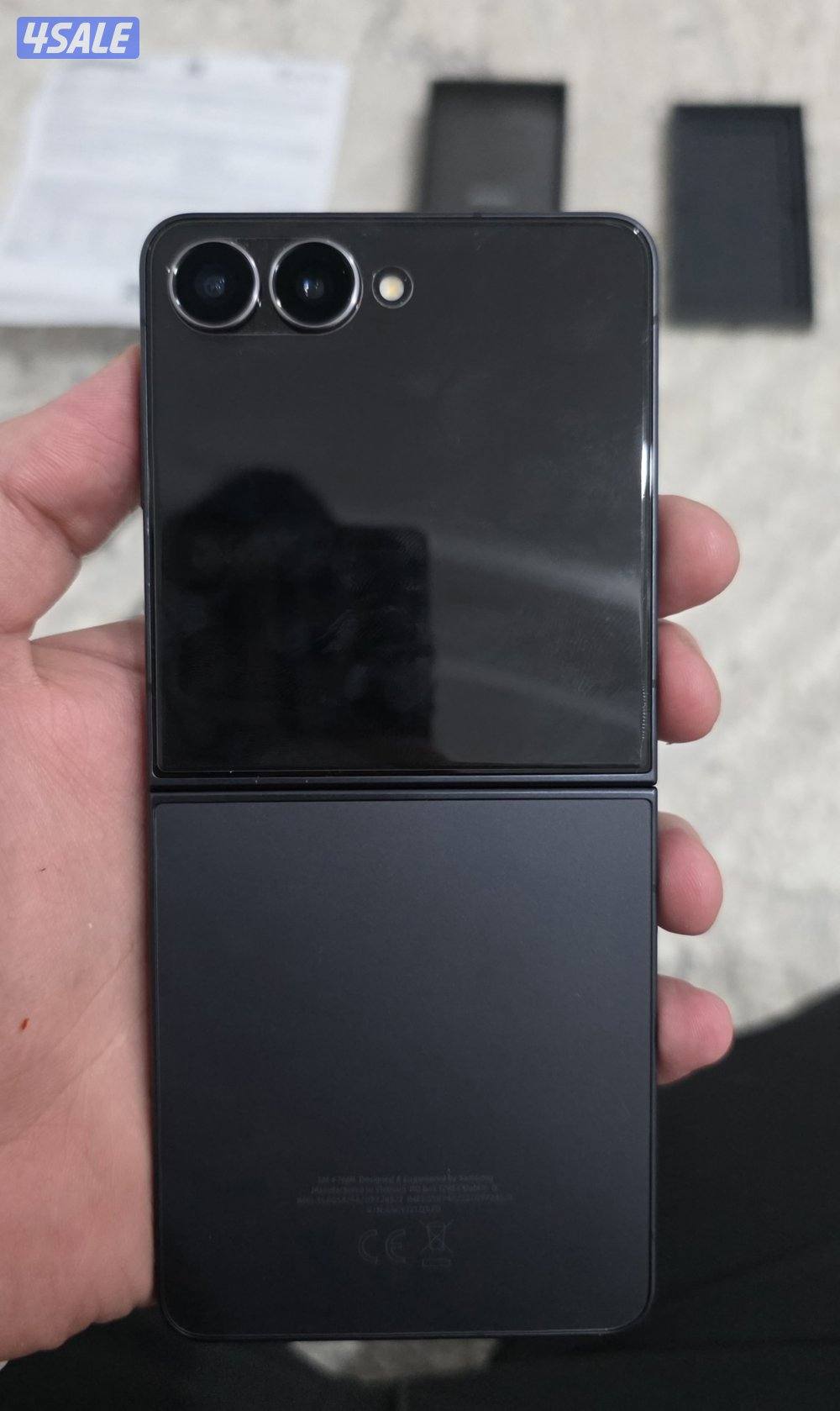 للبيع استعمال شهرين GALAXY Z FLIP 71