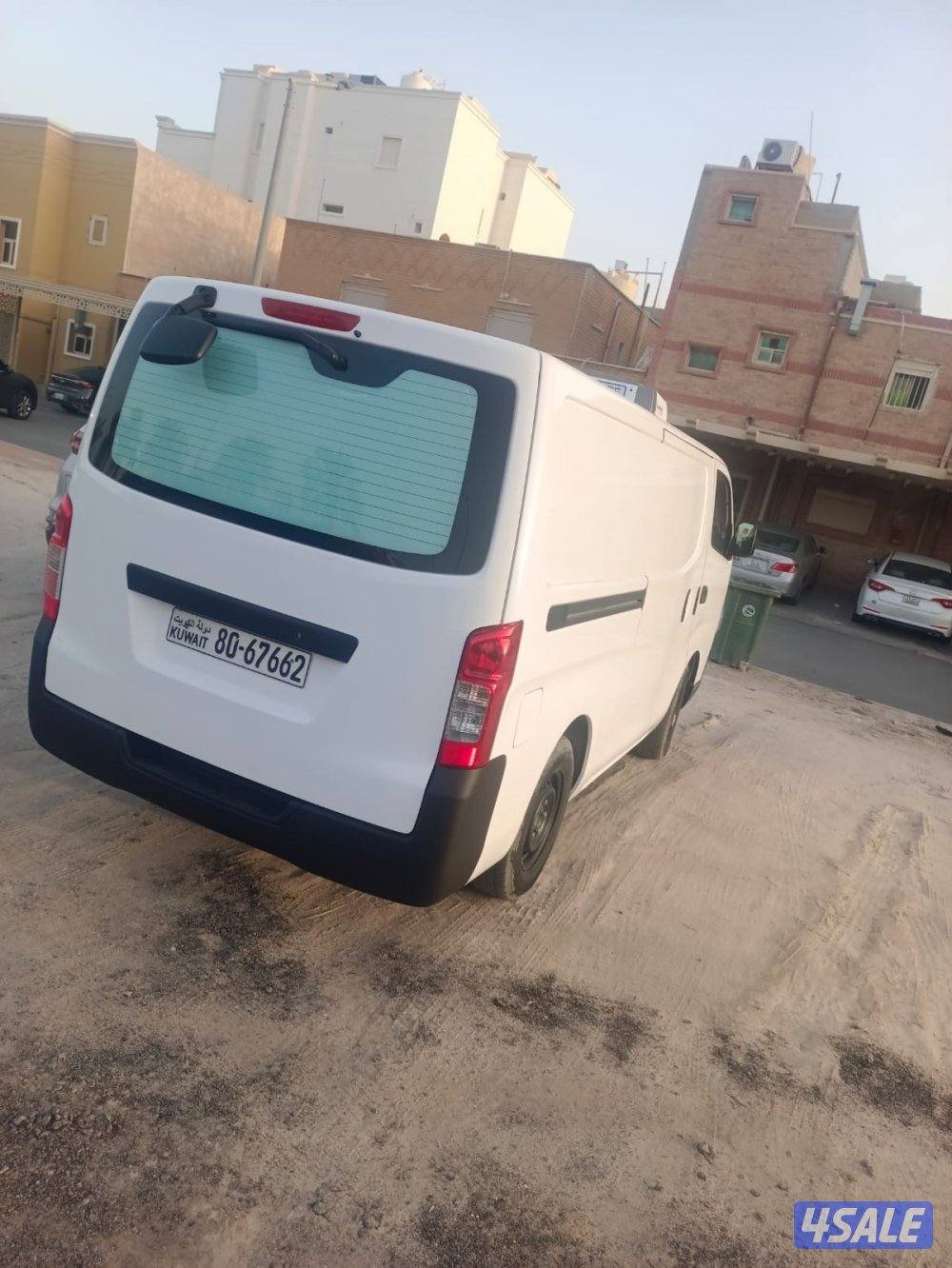 للبيع باص أورفان مديل 2024  الموتر جدا نضيف ماشي 56000 الف ثلاجه1