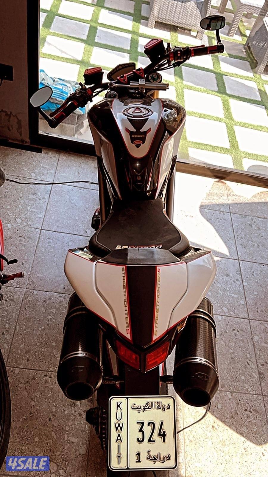 دوكاتي ستريت فايتر 11002