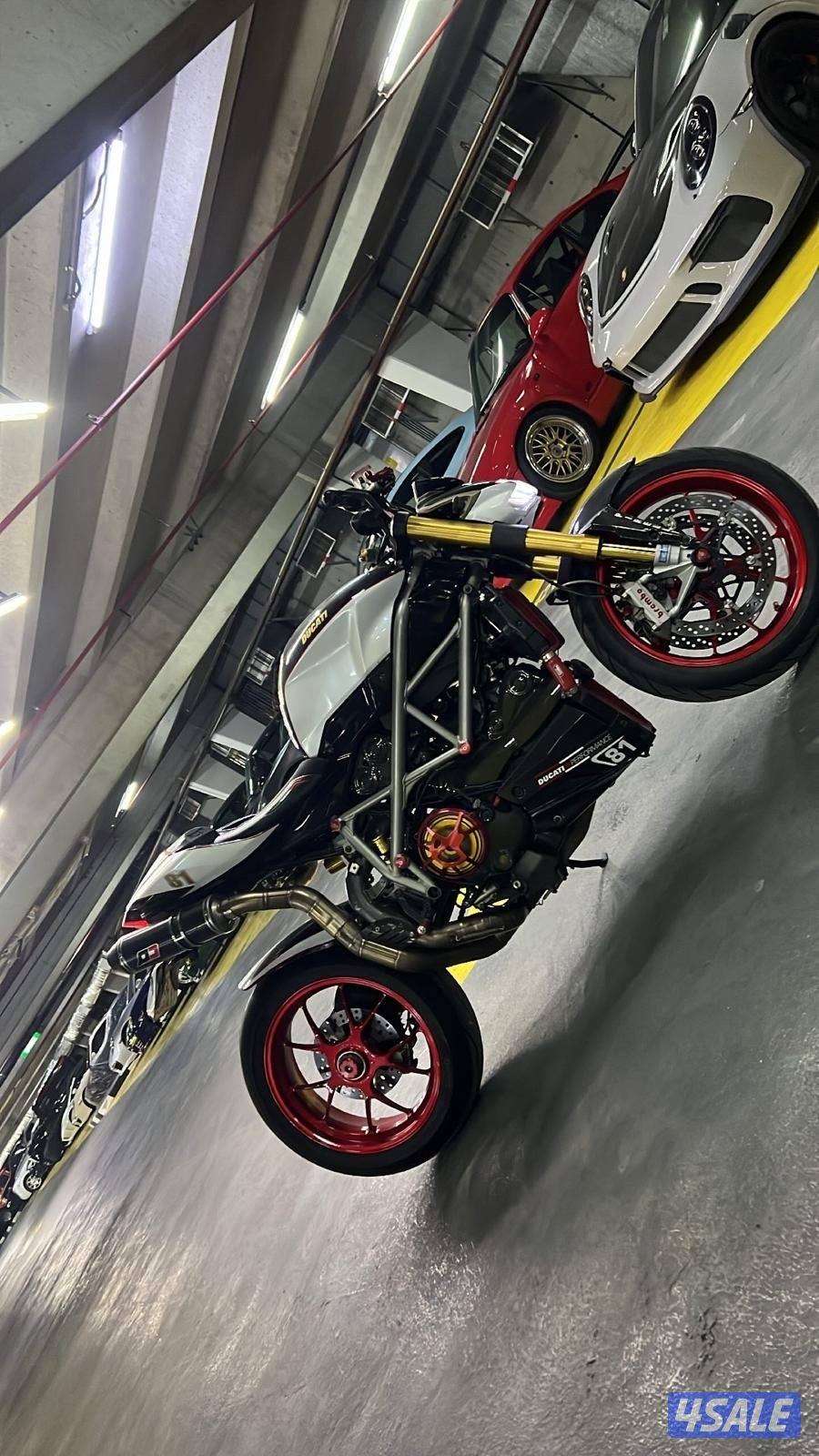 دوكاتي ستريت فايتر 11003