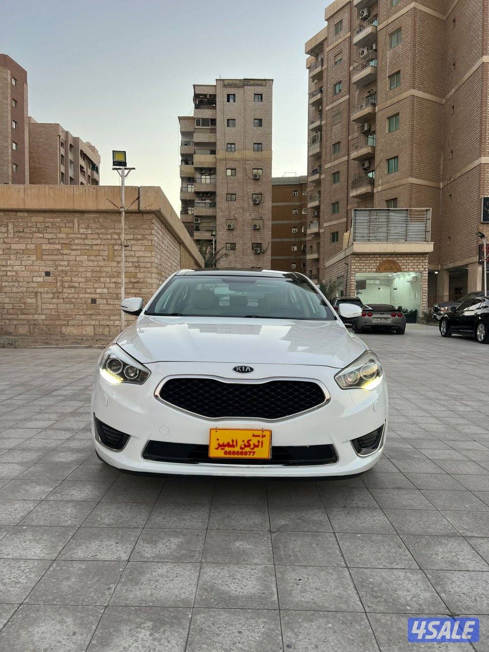 كيا كدنزا موديل ٢٠١٤ صبغ الوكالة بالكامل عداد ٨٠الف كيلو بحالة الوكال0