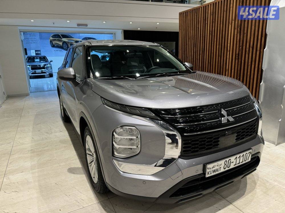 Mitsubishi Outlander0