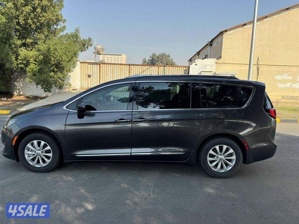 كرايزلر بايسيفكا 2019 العائلية7