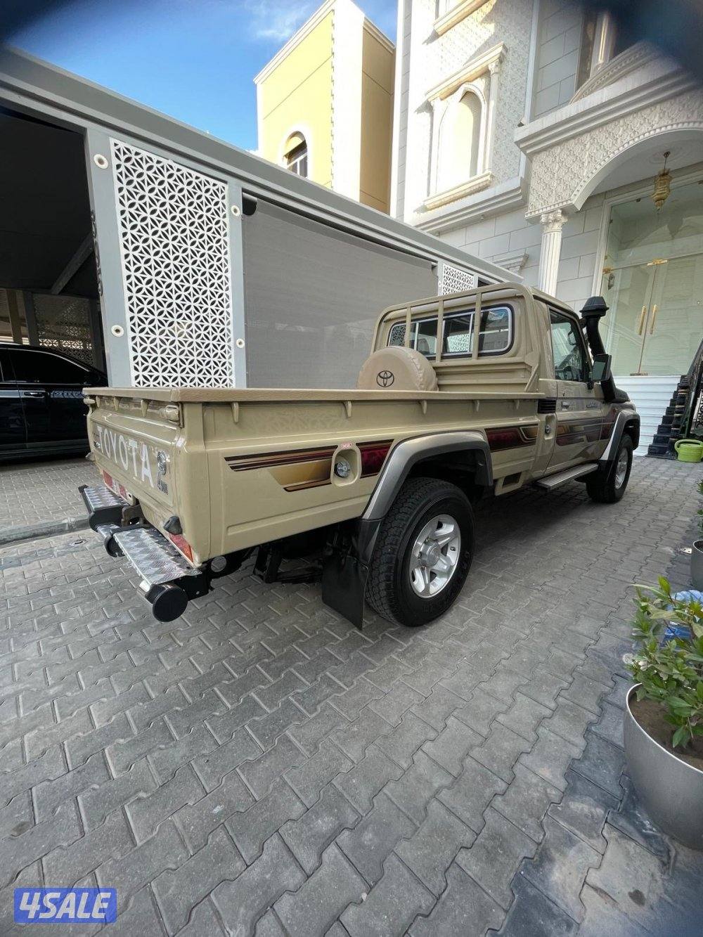 وانيت شاص- لاندكروزر - موديل - 20203