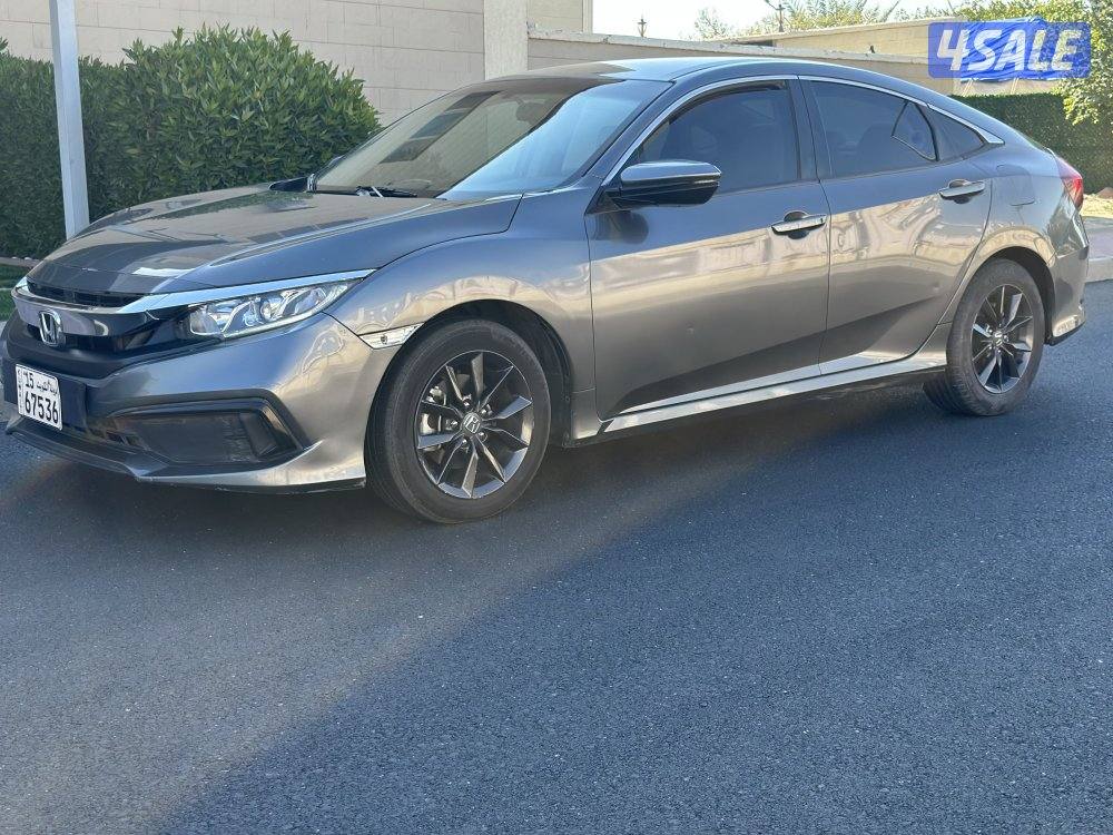 للبيع هوندا سيفيك 2020 بحالة ممتازه جداً5