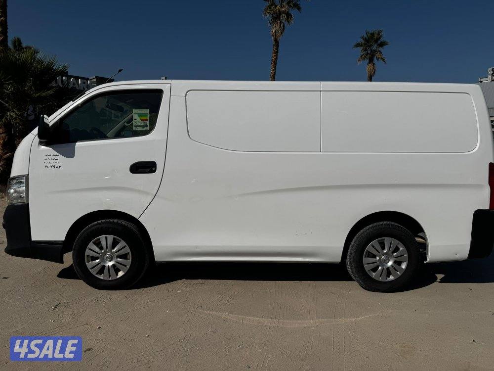 باص نيسان قير تماتيك عداد 902