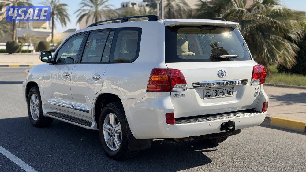 لاندكروزر 2015 ماشي 188 الف 8 سلندر3