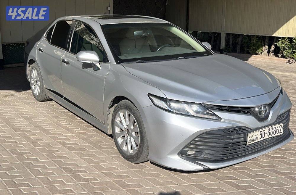 للبيع كامري الفل 20204