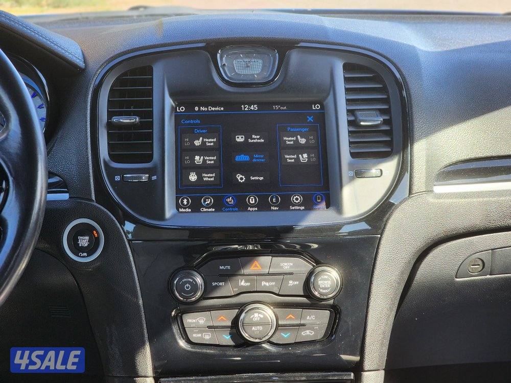 كرايسلر 300S ، ٦ سلندر موديل2021 عداد99ألف شرط الفحص فل أوبشن عدا فتحة7