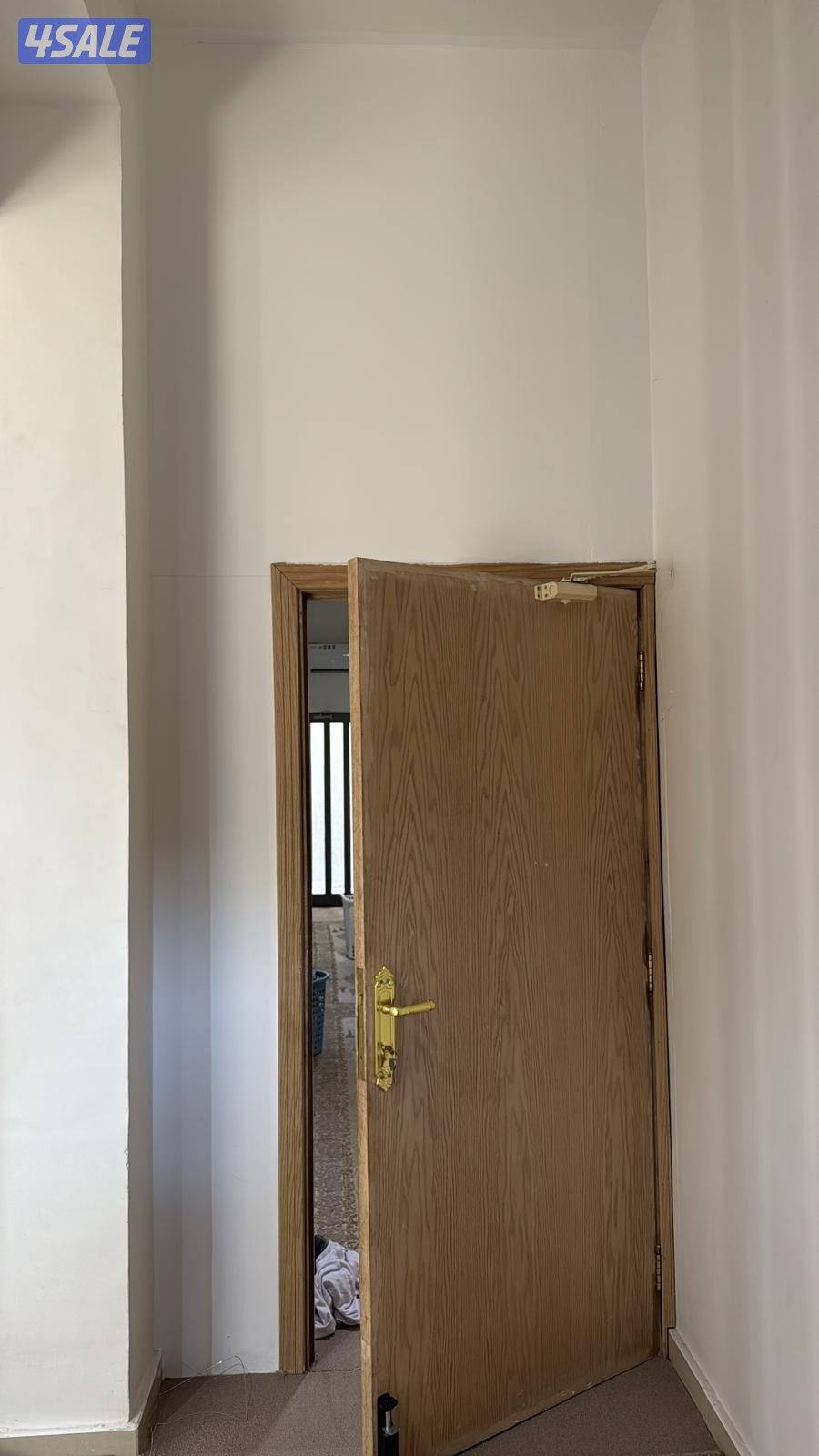 فنى جبسم بورد بارتشن قواطع تقسيم غرفه وصاله حرف ايل باب خشب اكرديون3