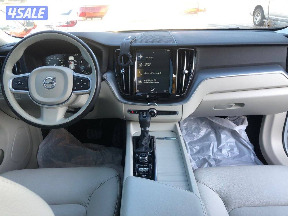 فولفو XC60 20204
