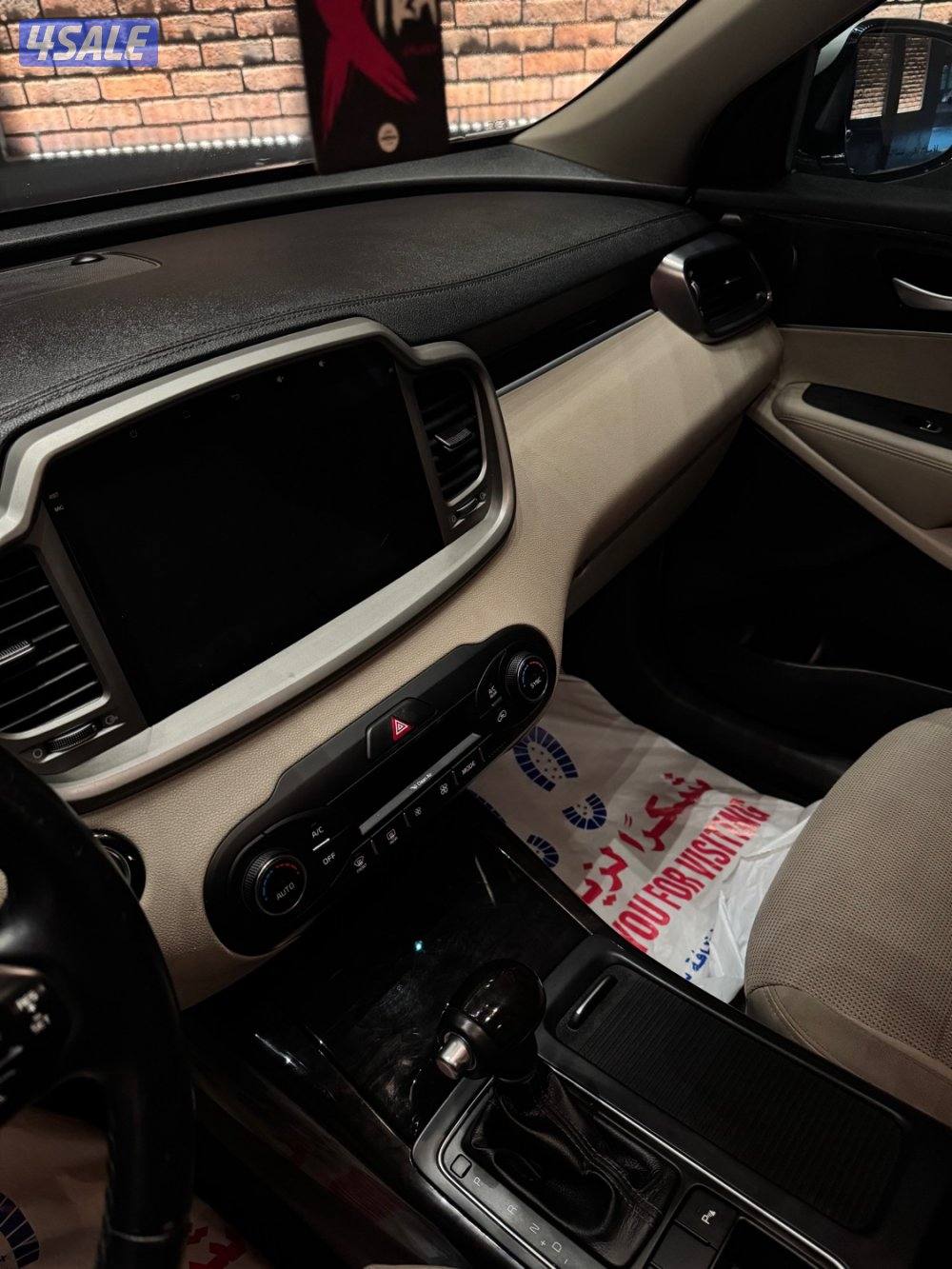 للبيع جيب كيا سورينتو 2018 بحالة الوكالة6