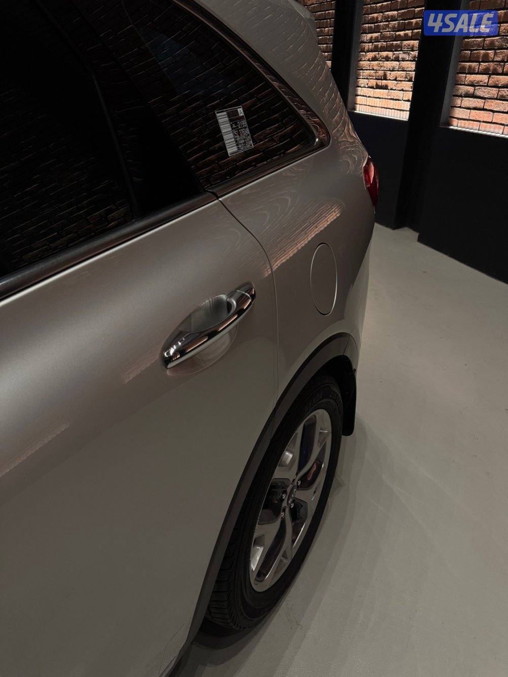 للبيع جيب كيا سورينتو 2018 بحالة الوكالة5