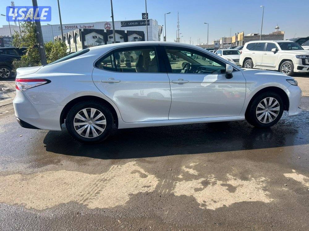 تيوتا كامرى.V4 -LE  موديل 2018 ماشى 302.000 k.m  وارد الساير2