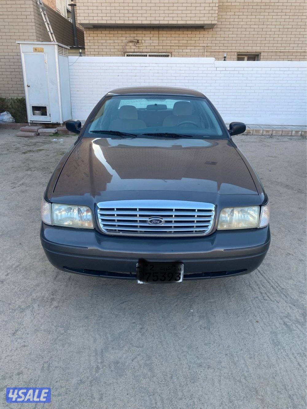 للبيع فورد فكتوريا موديل 20101