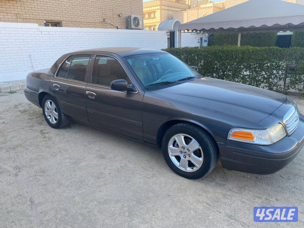 للبيع فورد فكتوريا موديل 20102