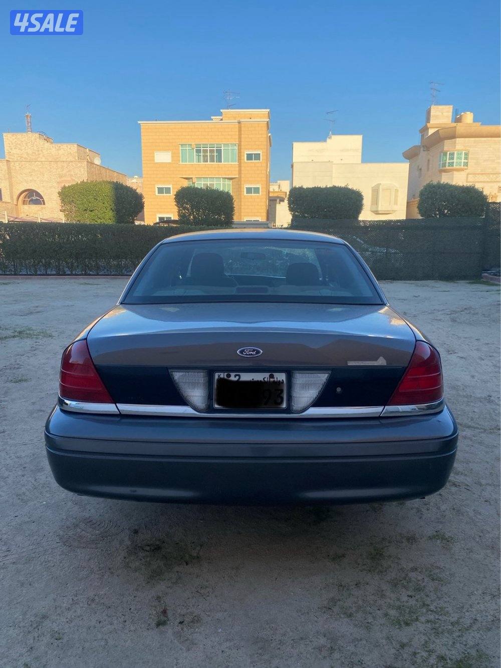 للبيع فورد فكتوريا موديل 20103