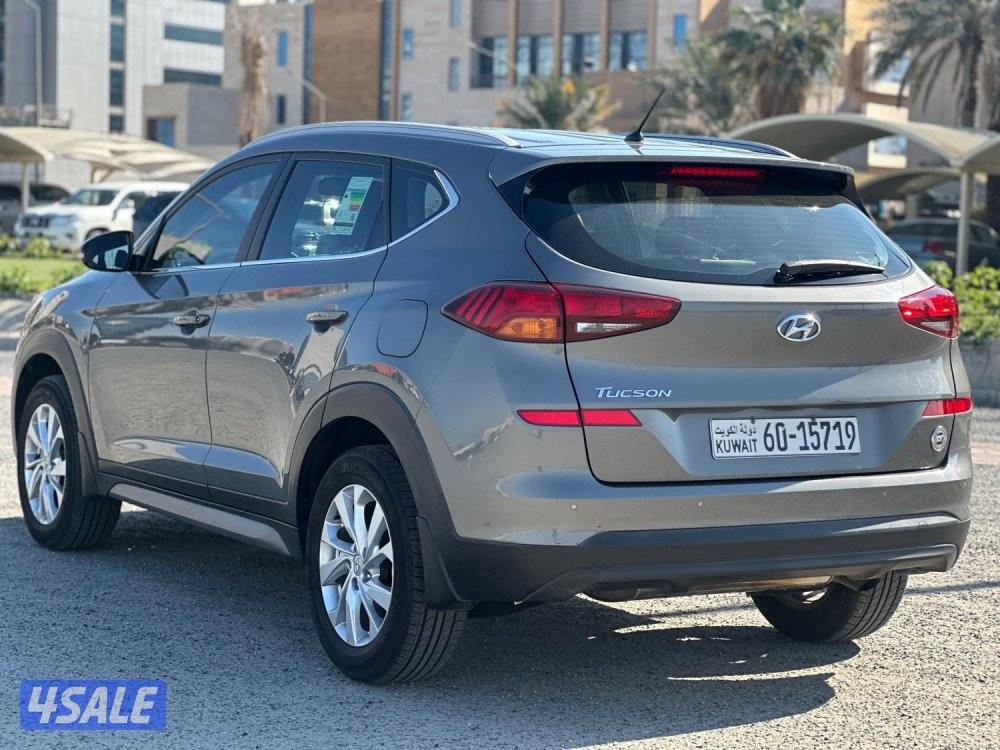 للبيع هيونداي توسان ماشي ٨٧ الف كيلو سيرفس وكالة3