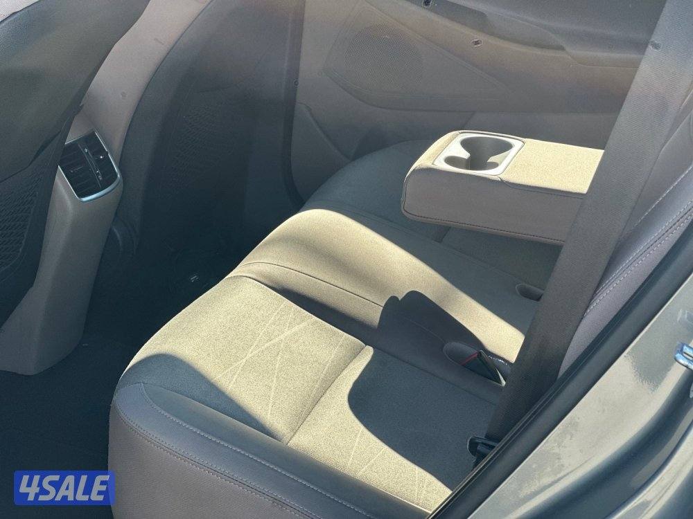 للبيع هيونداي توسان ماشي ٨٧ الف كيلو سيرفس وكالة4