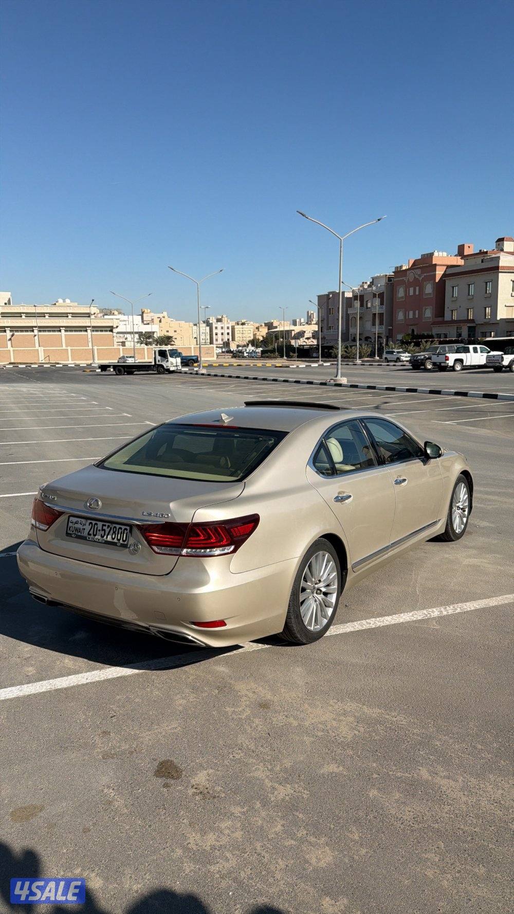 للبيع لكزس ls 460  ( شورت ) موديل 20132