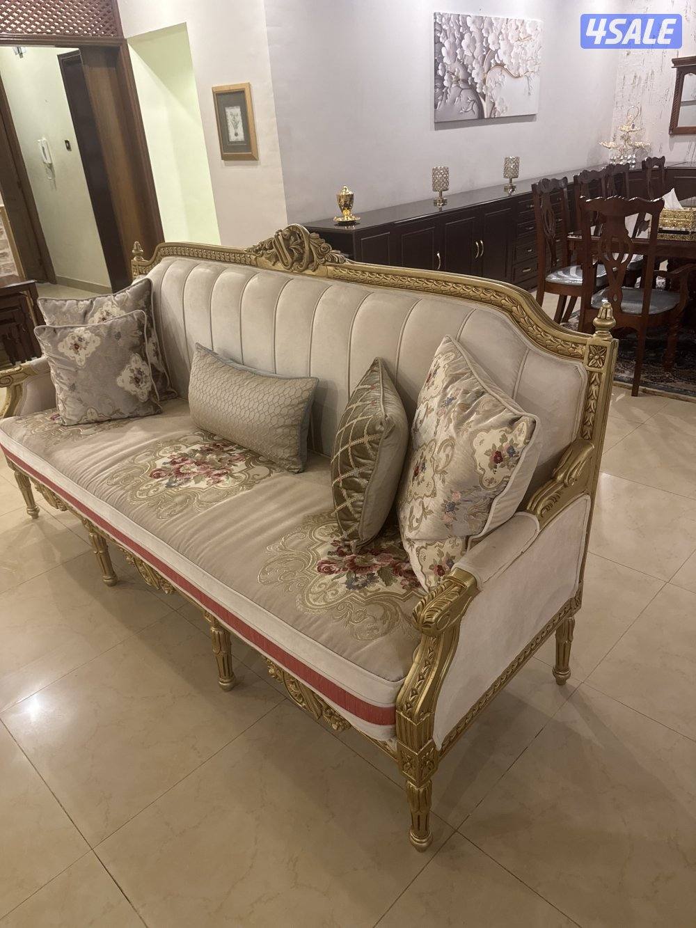 للبيع طقمين اثاث نظيف0