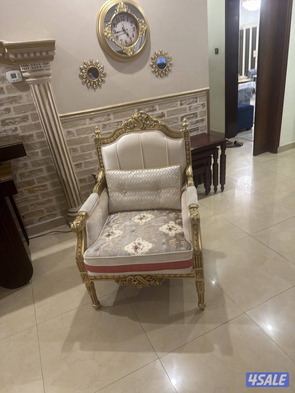 للبيع طقمين اثاث نظيف1