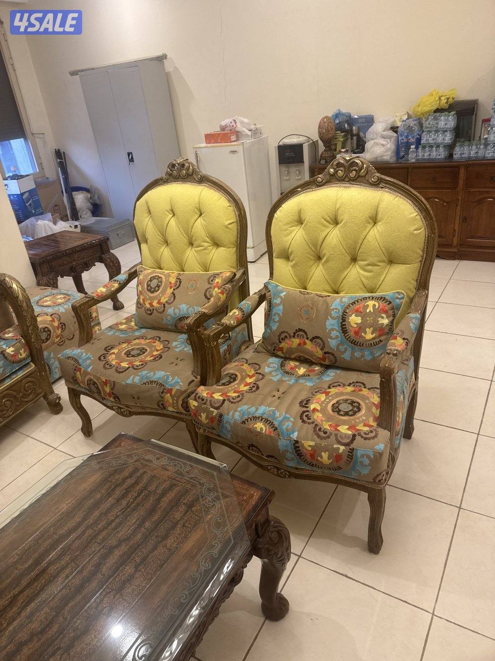 للبيع طقمين اثاث نظيف4