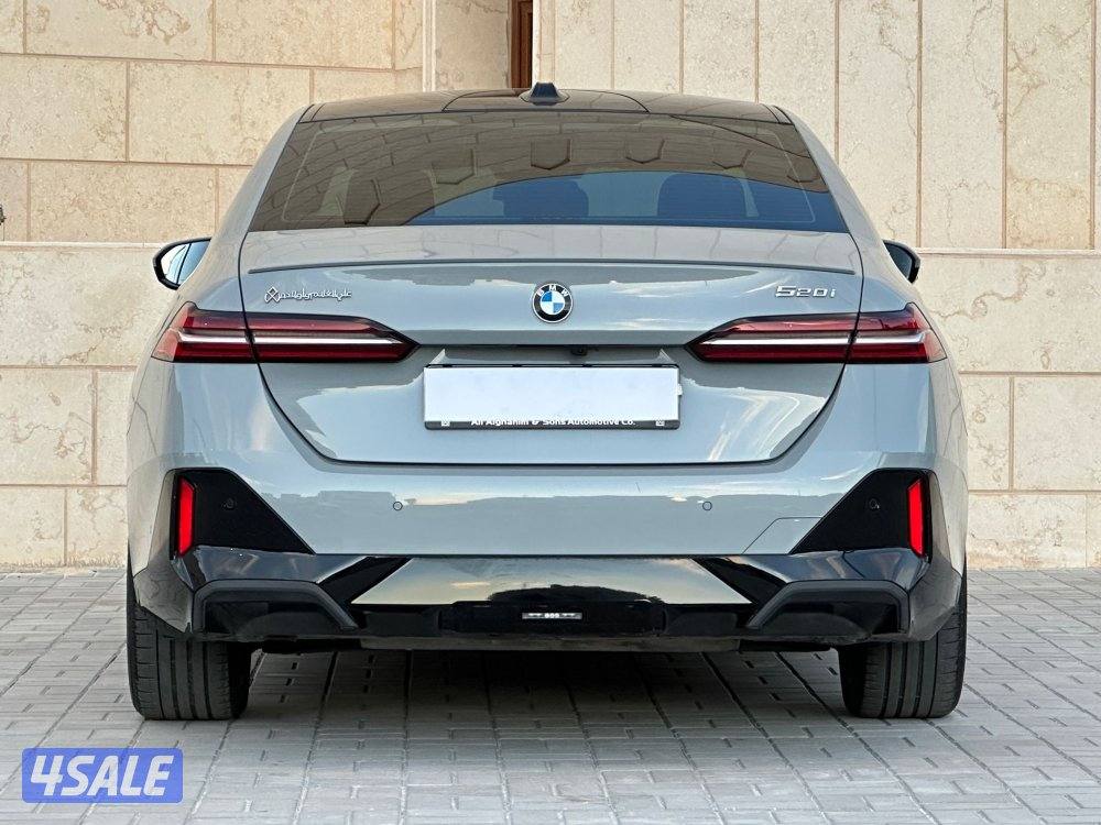 للبيع BMW 
520i M sport
عداد 44 الف7
