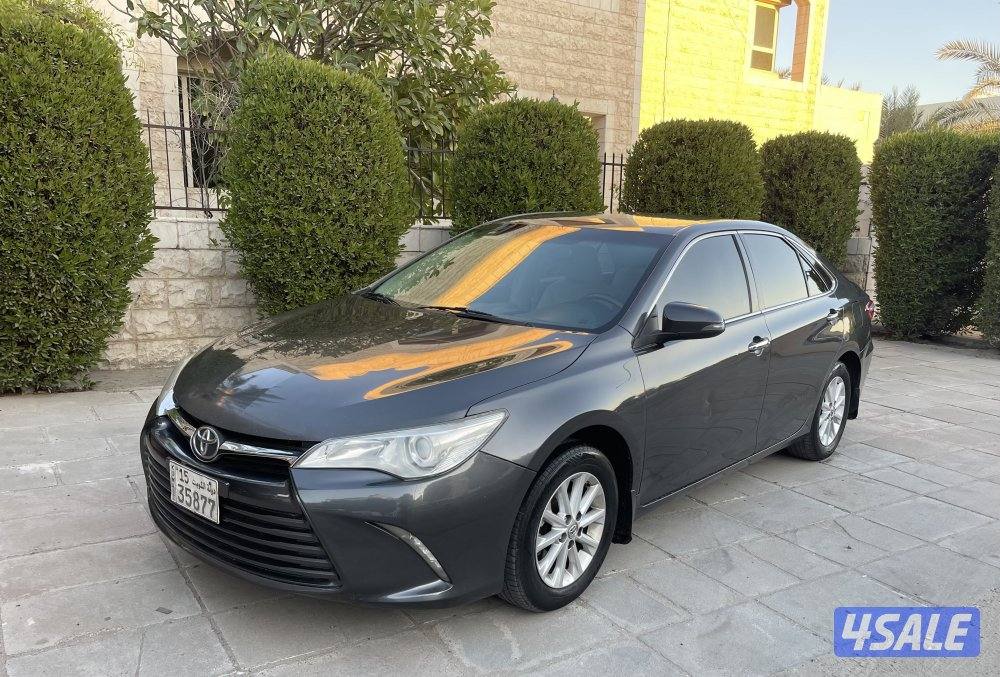 للبيع تويوتا كامري موديل ٢٠١٧ نظيفة جدا0