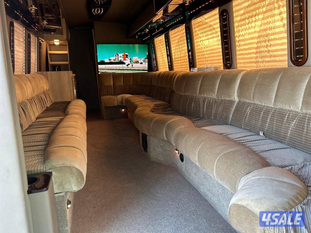 للبيع  كرفان موديل 2006 مكينه 4501