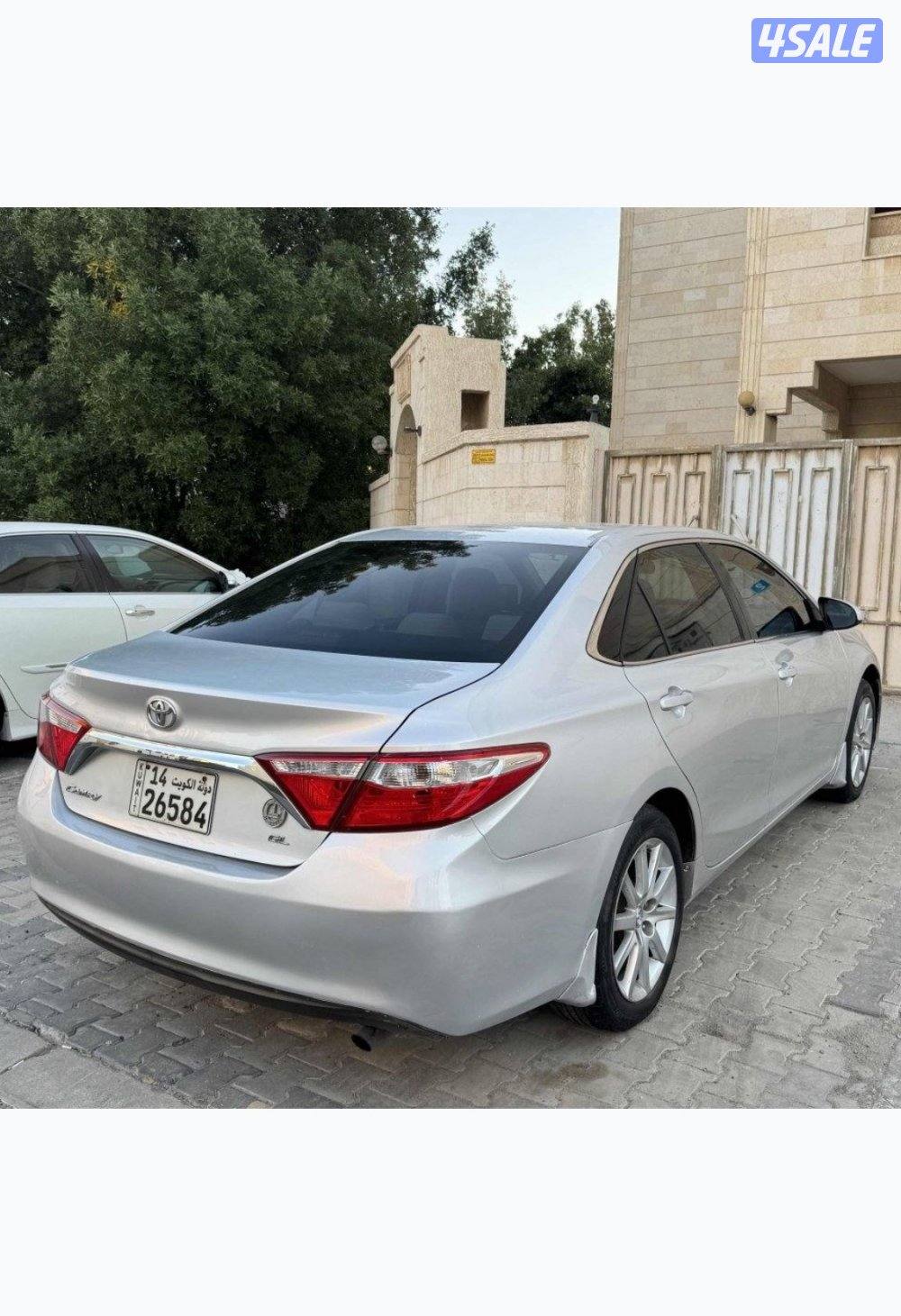 للبيع كامري 2016 بحالة ممتازة3