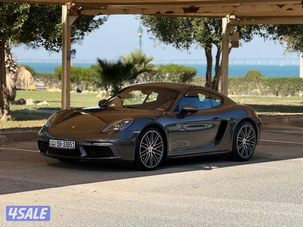 للبيع : بورش كايمان موديل : 2018 عداد : 90 الف0