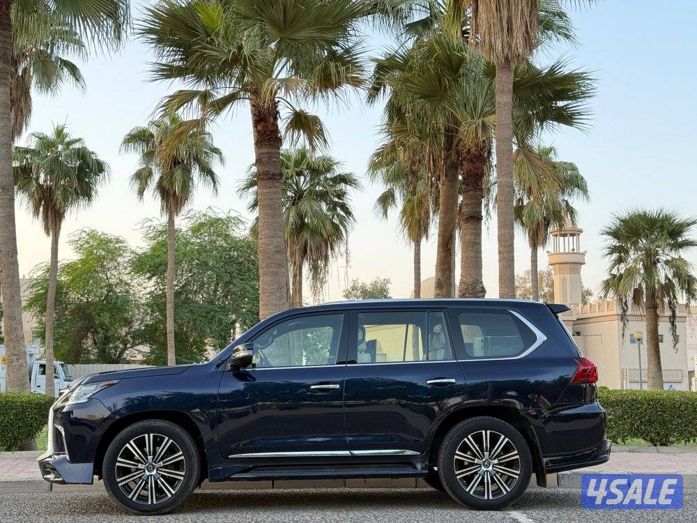 لكزس LX570 موديل2017 درجه اولى1