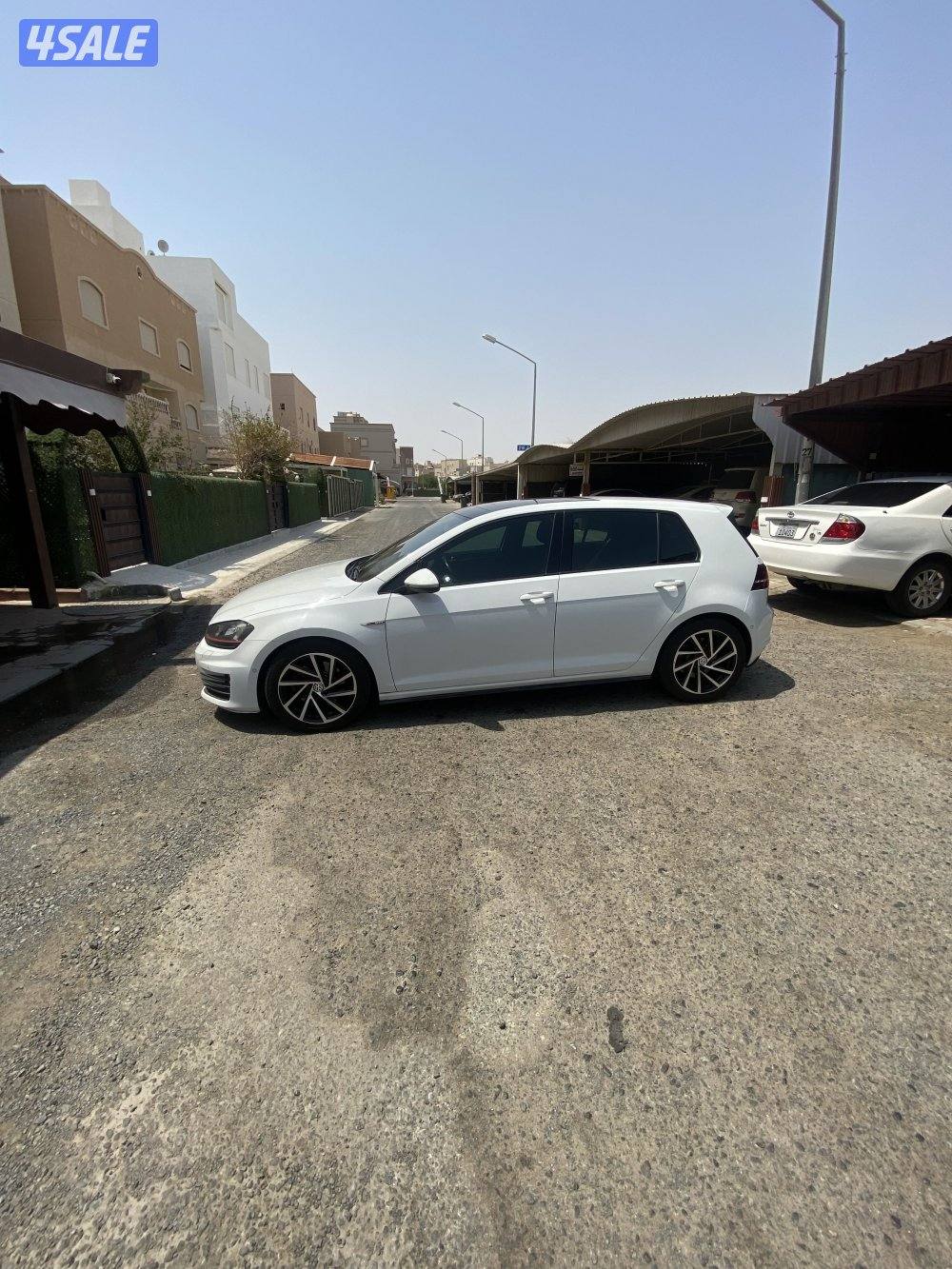 للبيع جولف GTI 20155