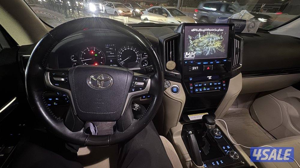 تويوتا لاند كروزر موديل 2021 ماشي 230 الف1