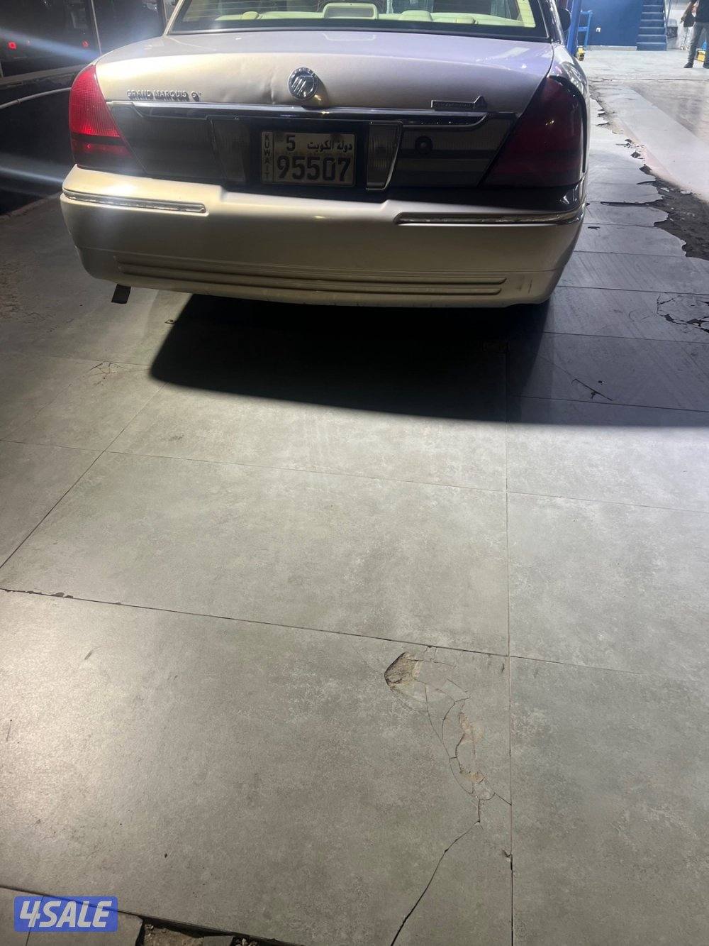 للبيع فورد ماركيز 2011 شرط الفحص مكينه شاصي واوراق الفحص موجوده1