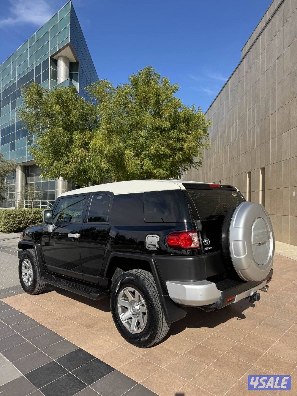 تويوتا FJ كروزر موديل 20213